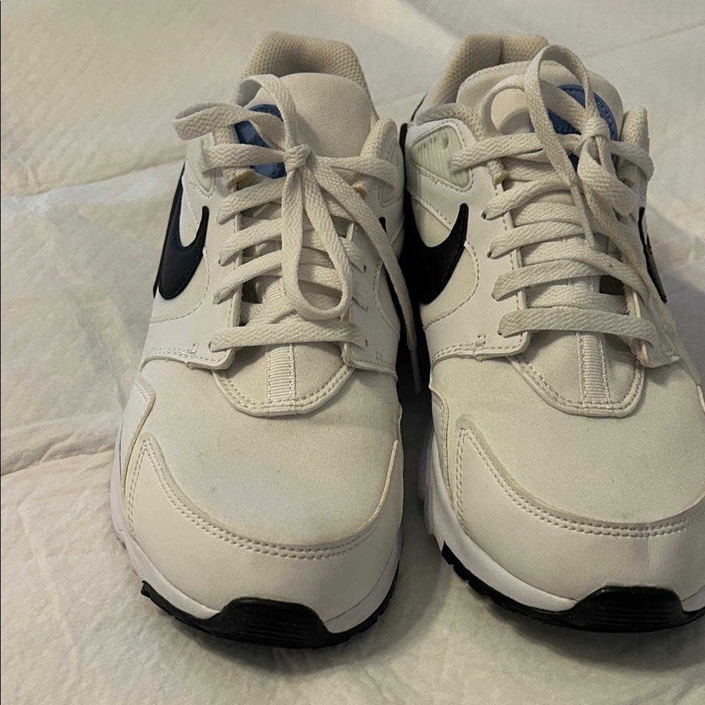 Nike LD Victory White and Black Sneakers